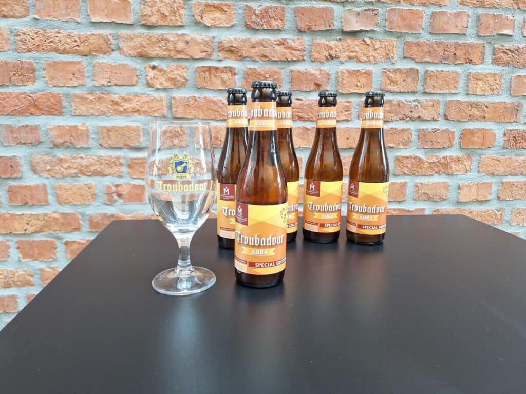 Troubadour Aura,